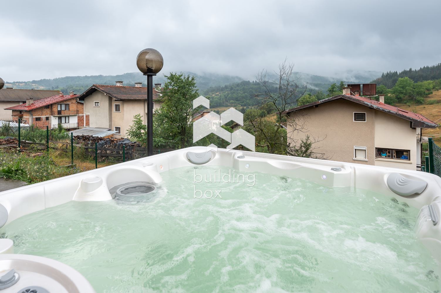 Хотел с 10 помещения за нощувки - гр. Батак - 0