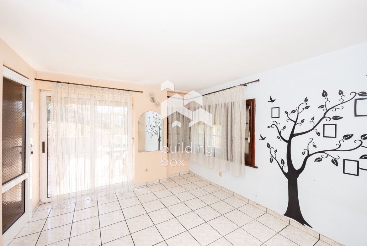 Два етажа от къща на крачка от "Капана" - 0