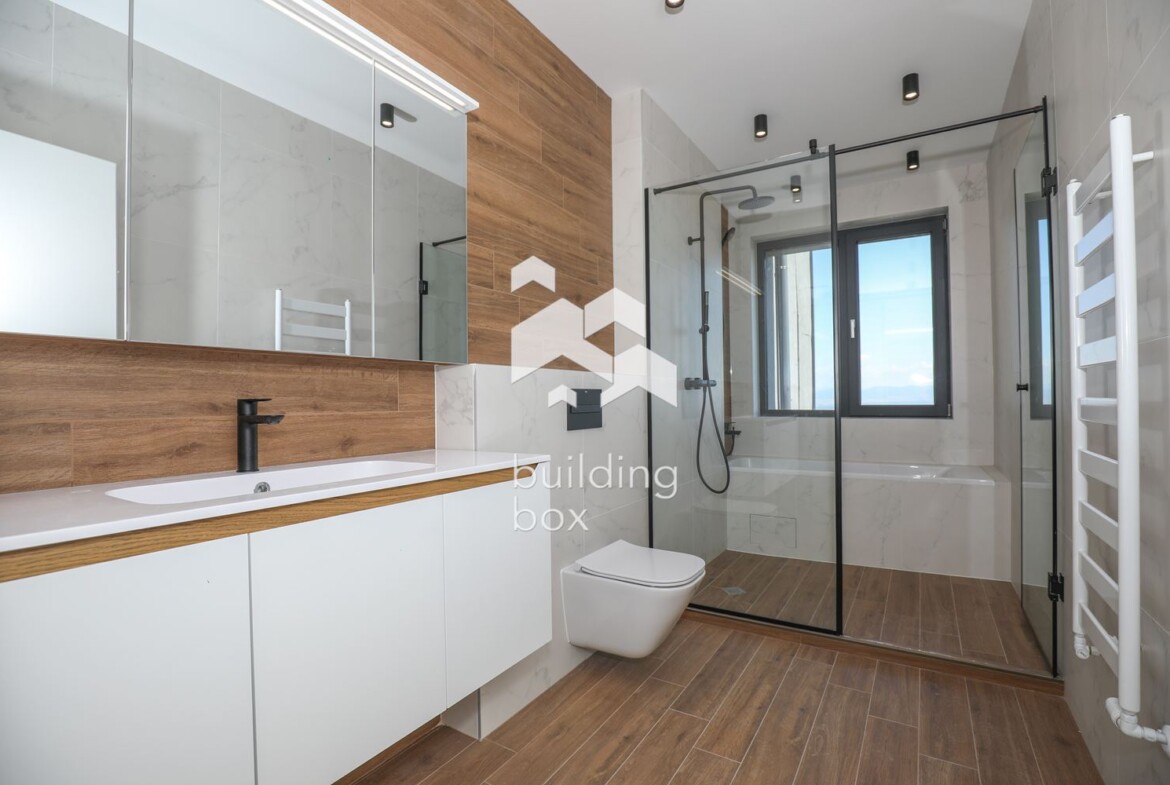 Чисто нова, висококачествена къща с неповторими гледки, собствена гора и фитнес - 0