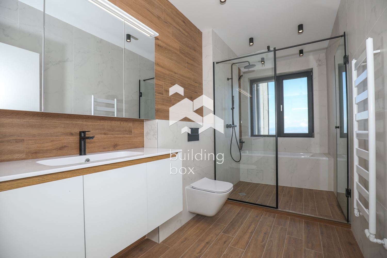 Чисто нова, висококачествена къща с неповторими гледки, собствена гора и фитнес - 0