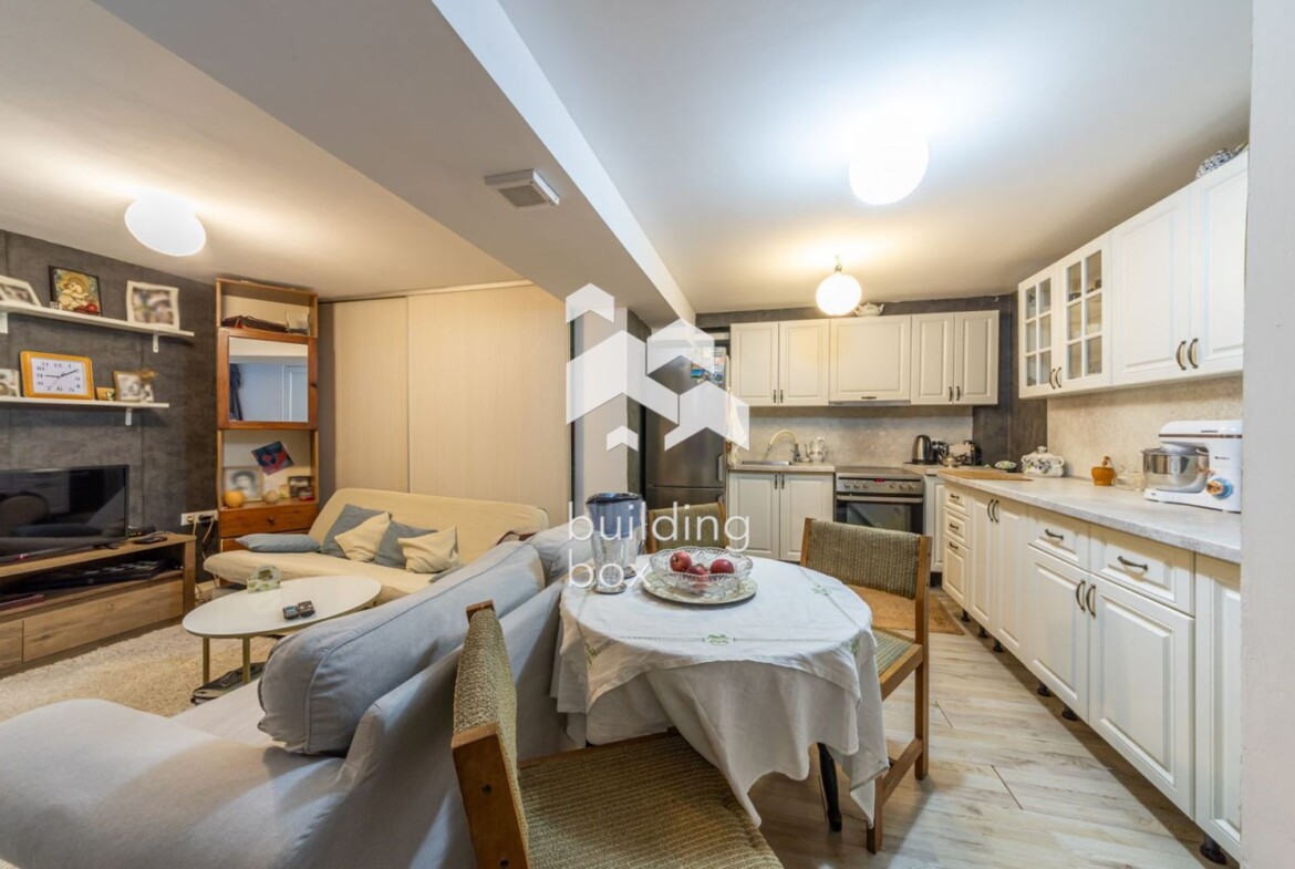 ДВУстаен апартамент в Гръцка махала - 0