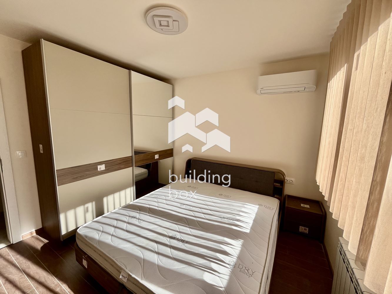 Чисто нов тристаен апартамент, ул. Флора - 0