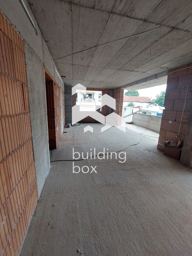 Тристаен апартамент до "Дентален университет" - гр. Пловдив - 0