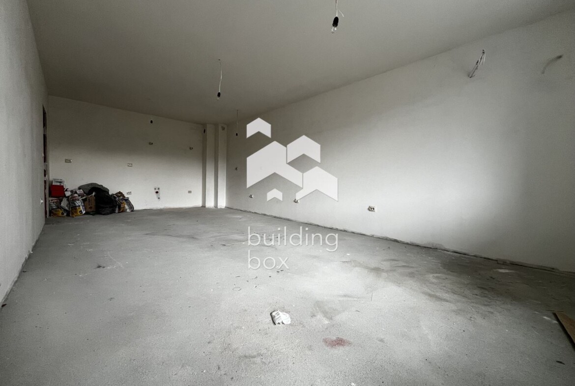 Тристаен апартамент в Оборище - 0