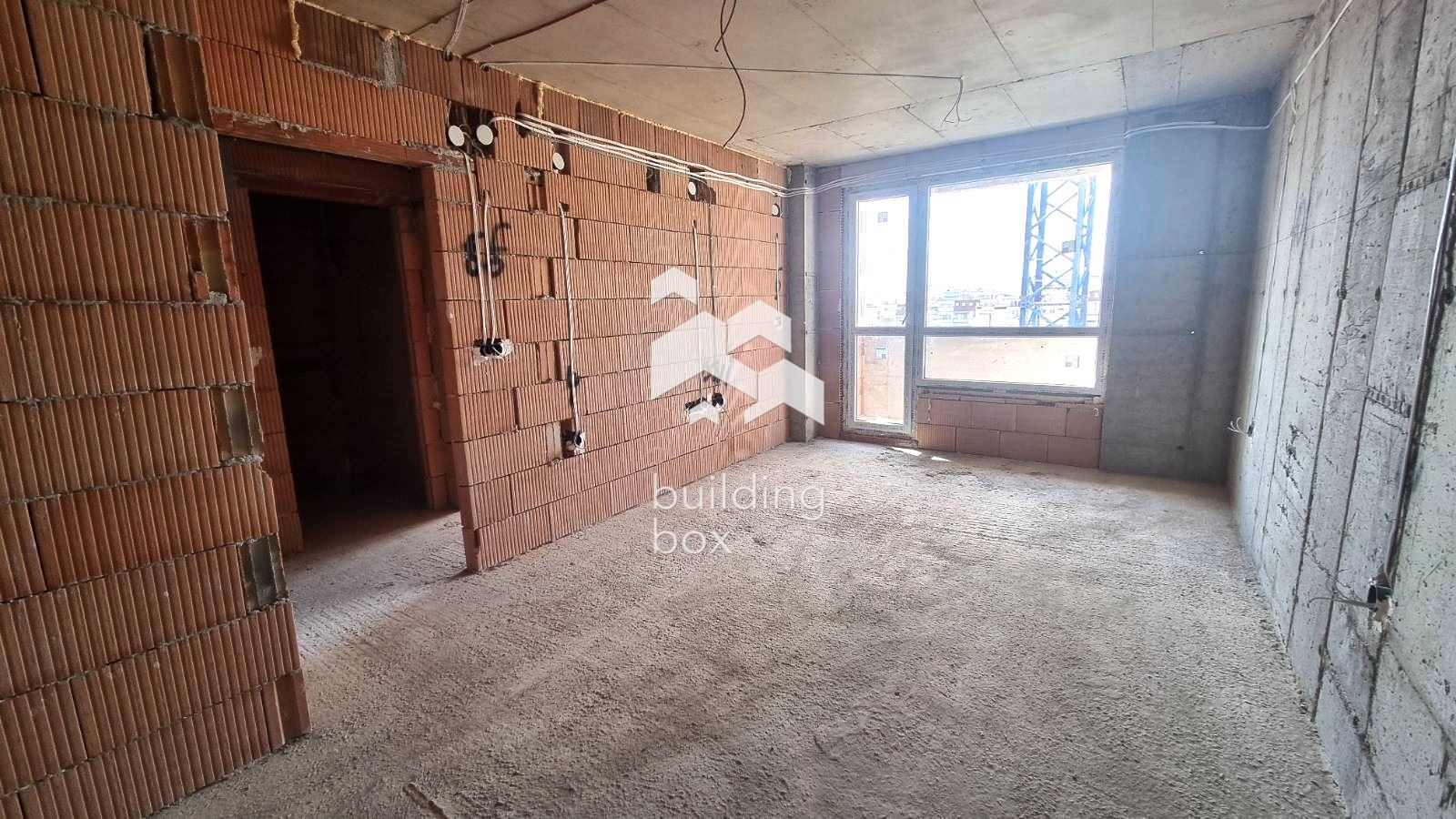 Двустаен западен апартамент в сграда с Акт 14. - 0