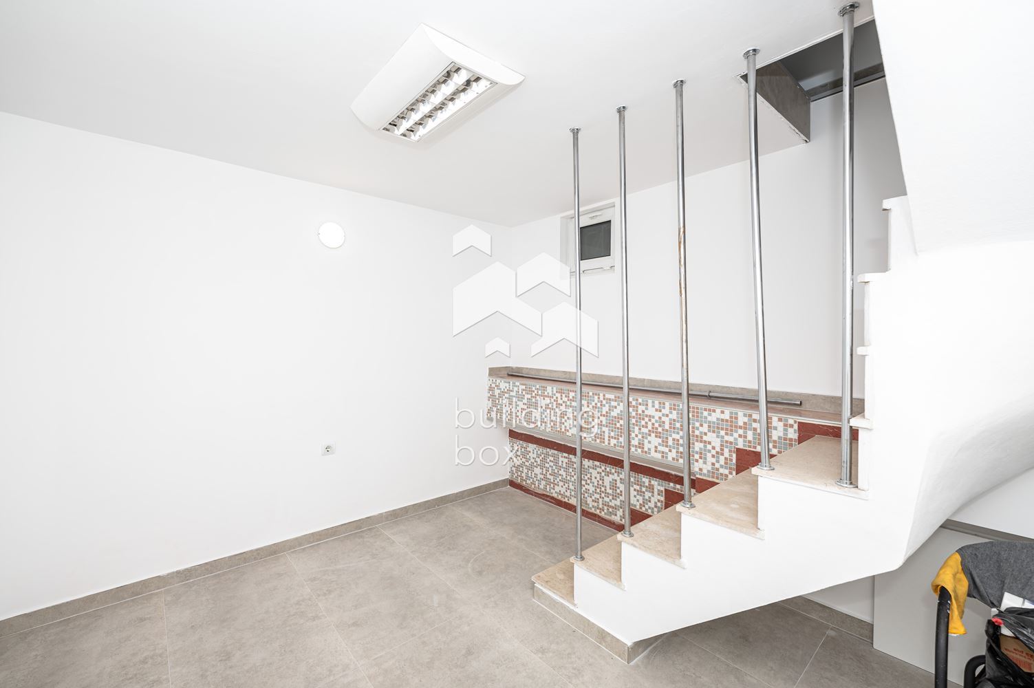 Търговско помещение на две нива - кв. Кършияка - 0