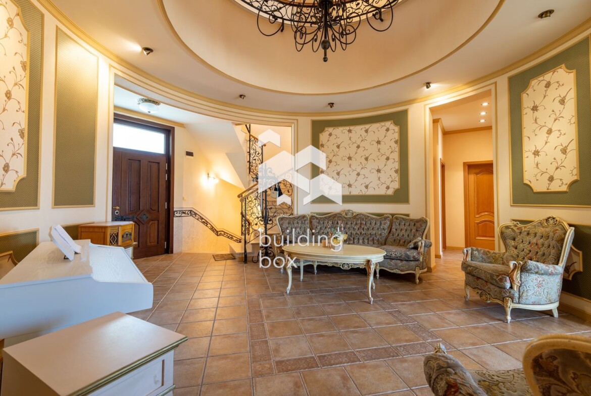 Къща на метри от Резиденция Евксиноград в гр.Варна - 0