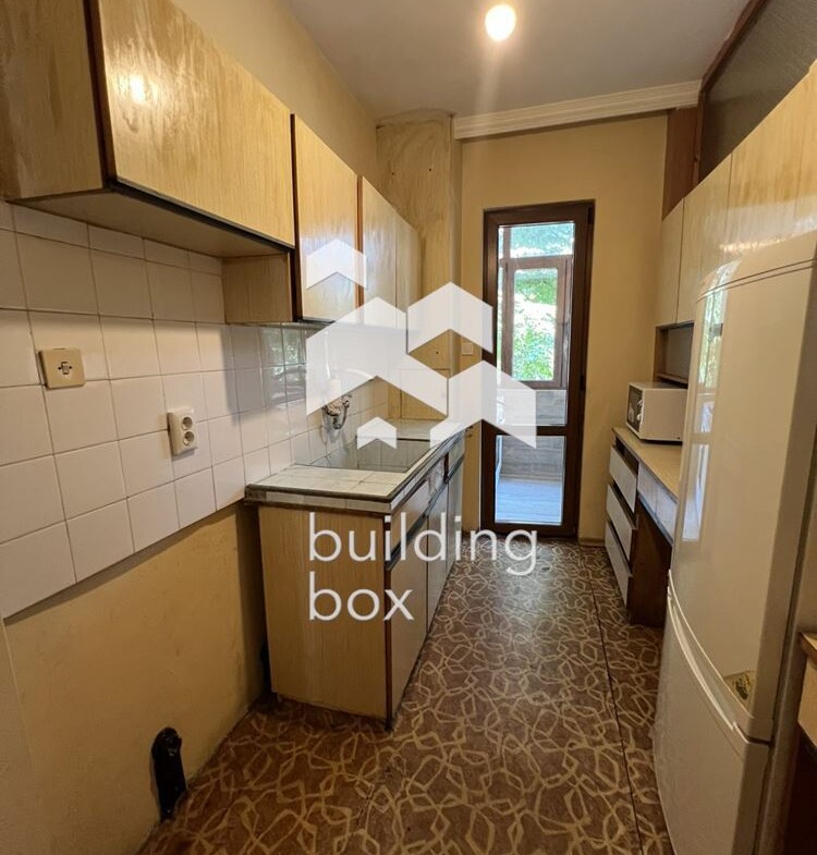 Тристаен апартамент - кв.Тракия - 0