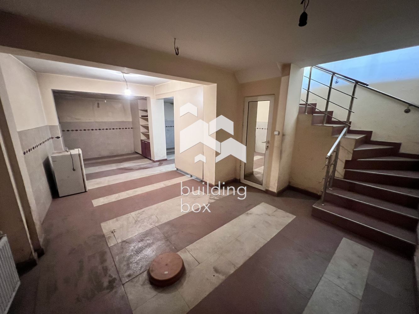 Търговско помещение на две нива - 0