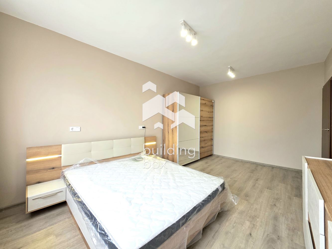 Двустаен апартамент - кв. Хиподрума - 0