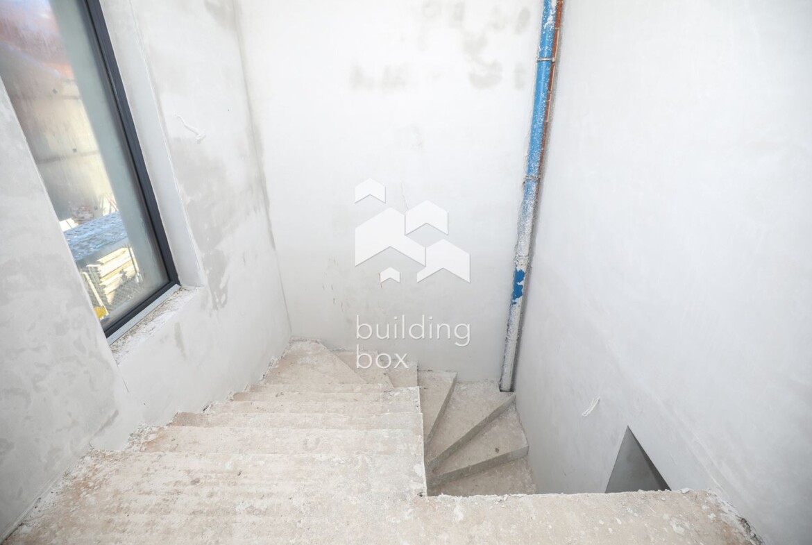 Къща на 20 минути от центъра на град София - 0