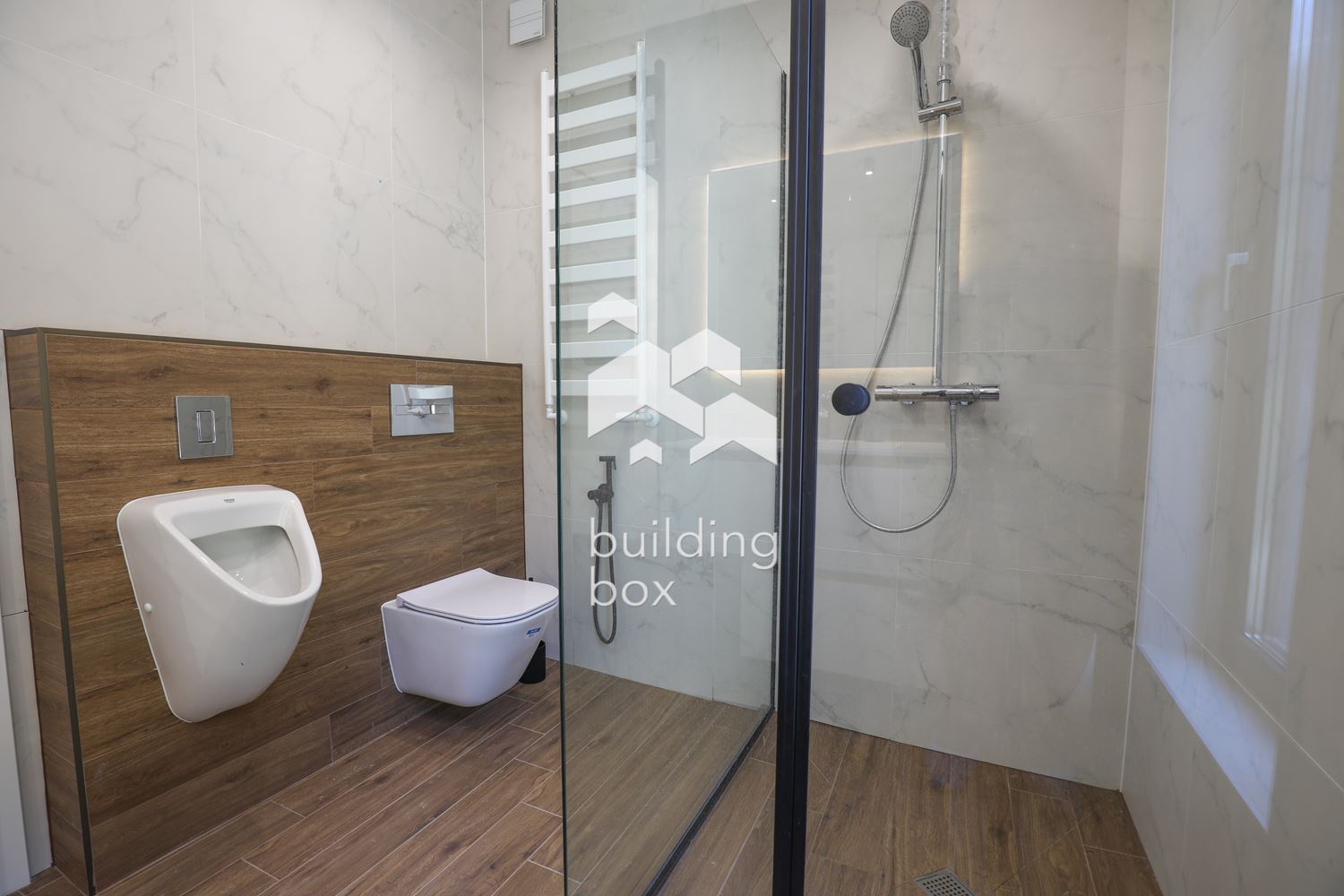 Чисто нова, висококачествена къща с неповторими гледки, собствена гора и фитнес - 0