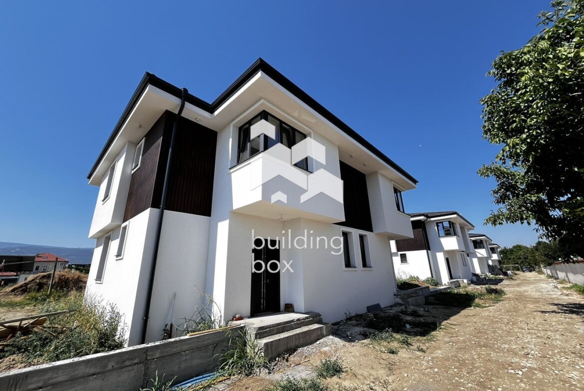 Двуетажна къща - гр. Пловдив - 0