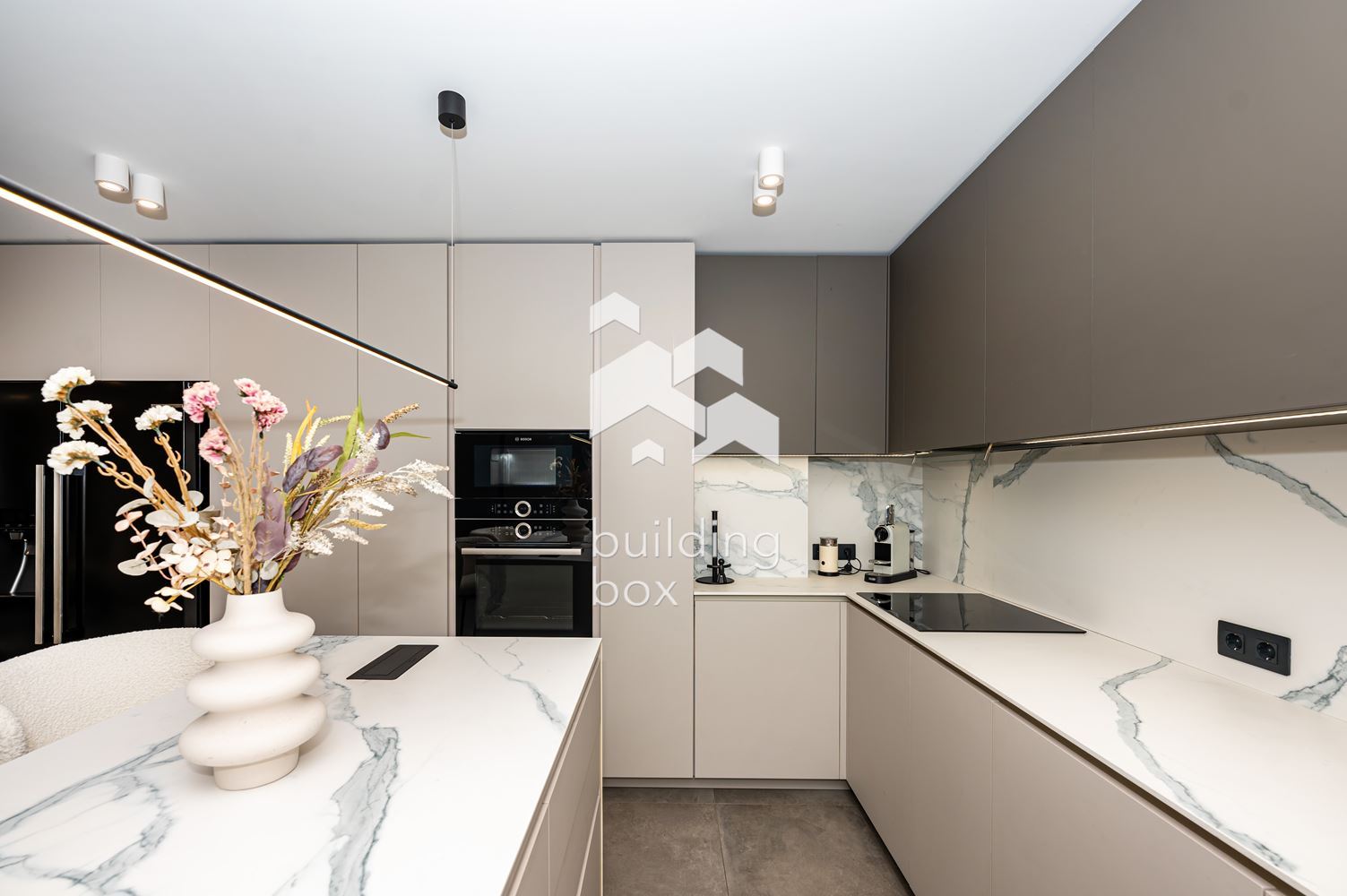 Многостаен обзаведен апартамент - кв. "Беломорски" - 0