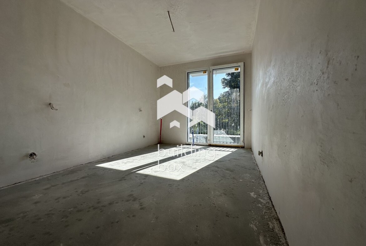 Тристаен апартамент в Център - 0