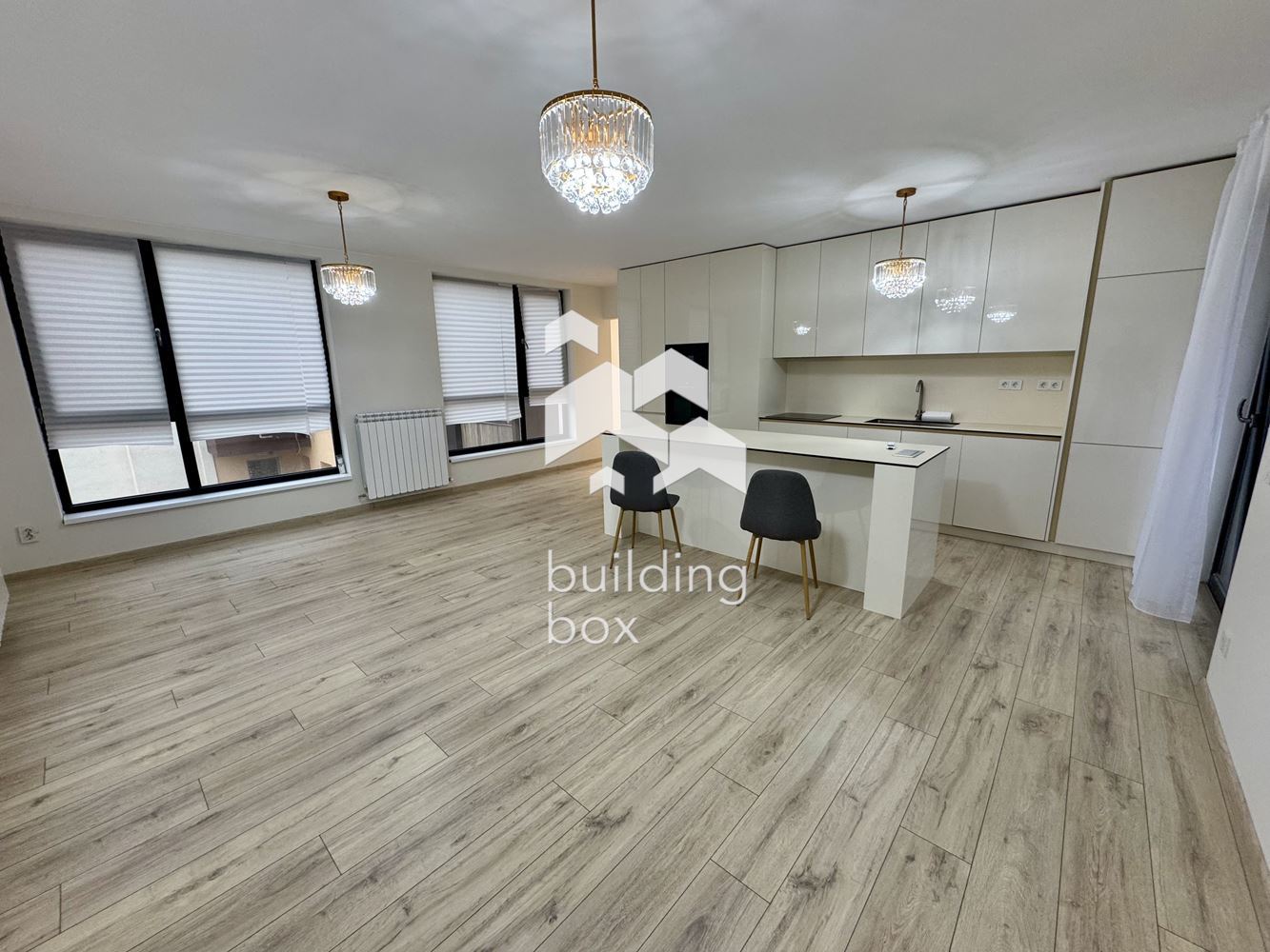 Многостаен апартамент до метро - 0