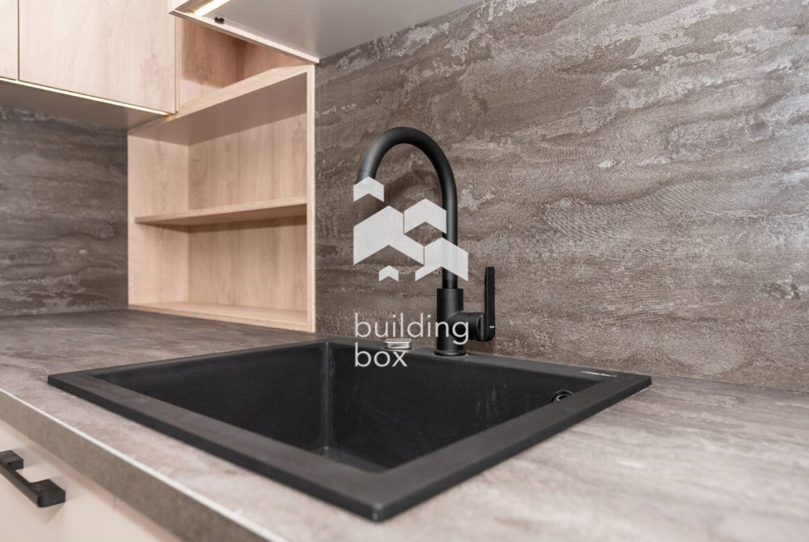 Обзаведен едностаен апартамент - кв. Христо Смирненски - 0