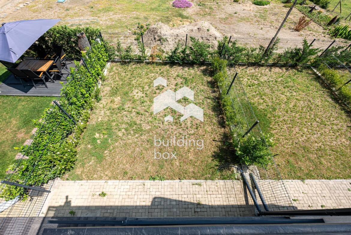 Двуетажна къща с АКТ 16 - кв. Западен - 0