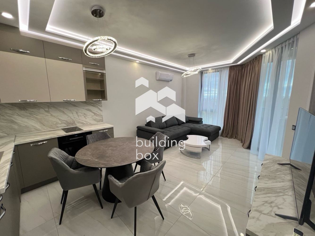 Продава двустаен апартамент в кв. Кръстова вада - 0