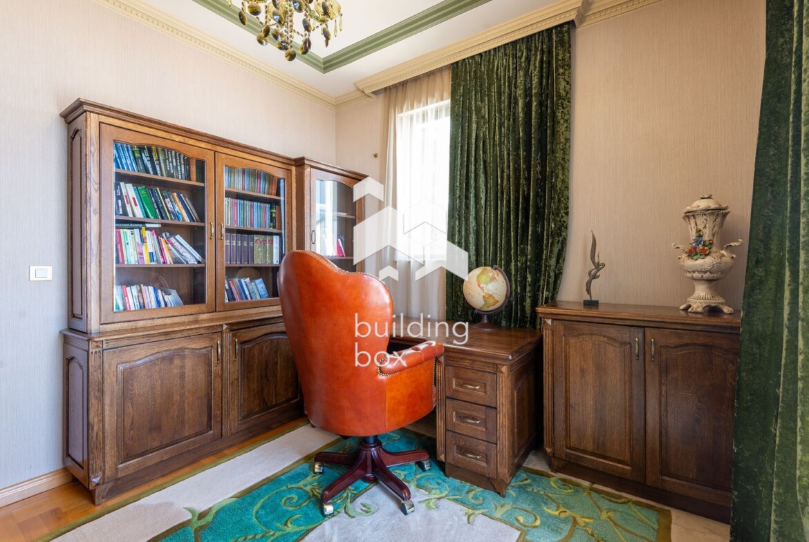 Къща на метри от Резиденция Евксиноград в гр.Варна - 0