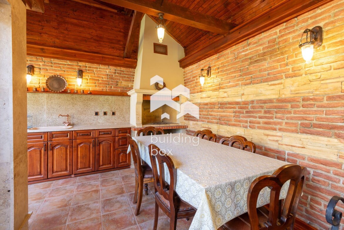 Къща на метри от Резиденция Евксиноград в гр.Варна - 0