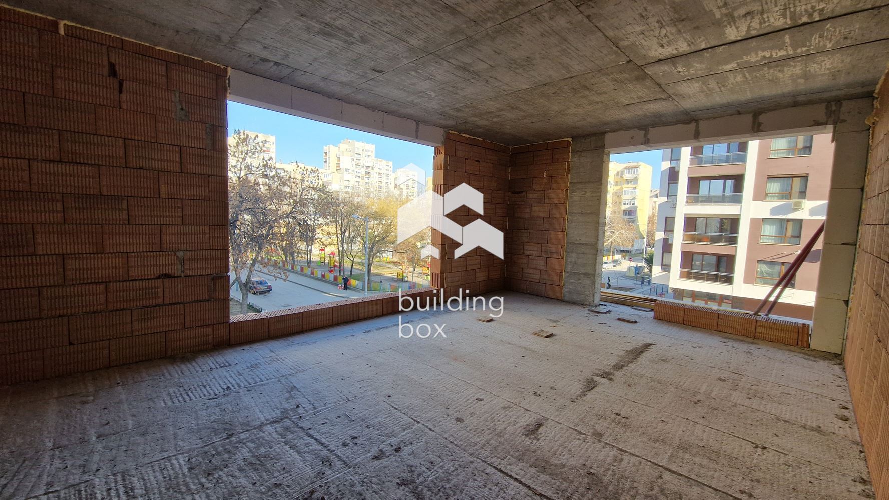 Апартамент с две спални пред АКТ 14 - кв. Тракия - 0