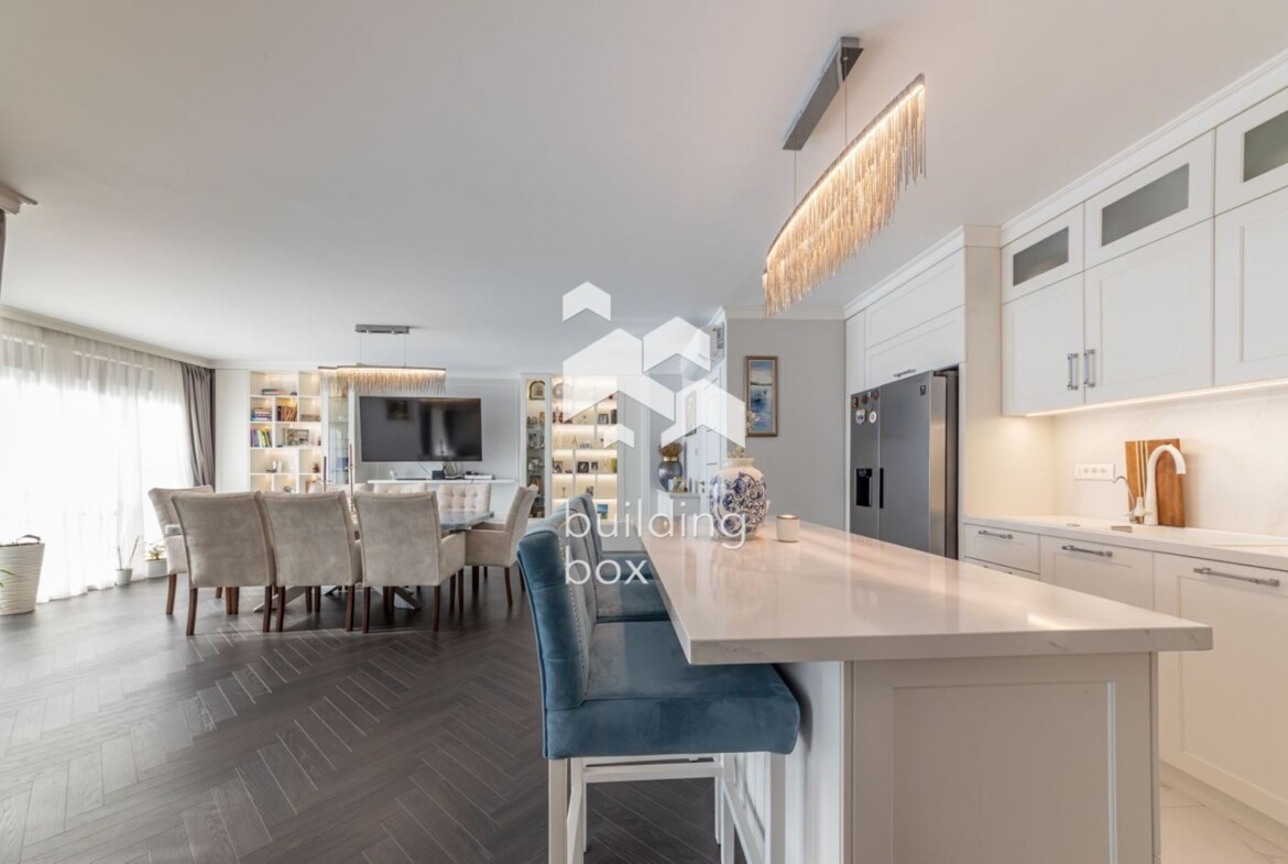 Лукс, простор и море – апартамент в бутикова сграда до к.к. Св. Св. Константин и Елена - 0