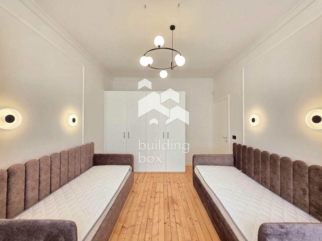 Тристаен апартамент в идеален Център - 0