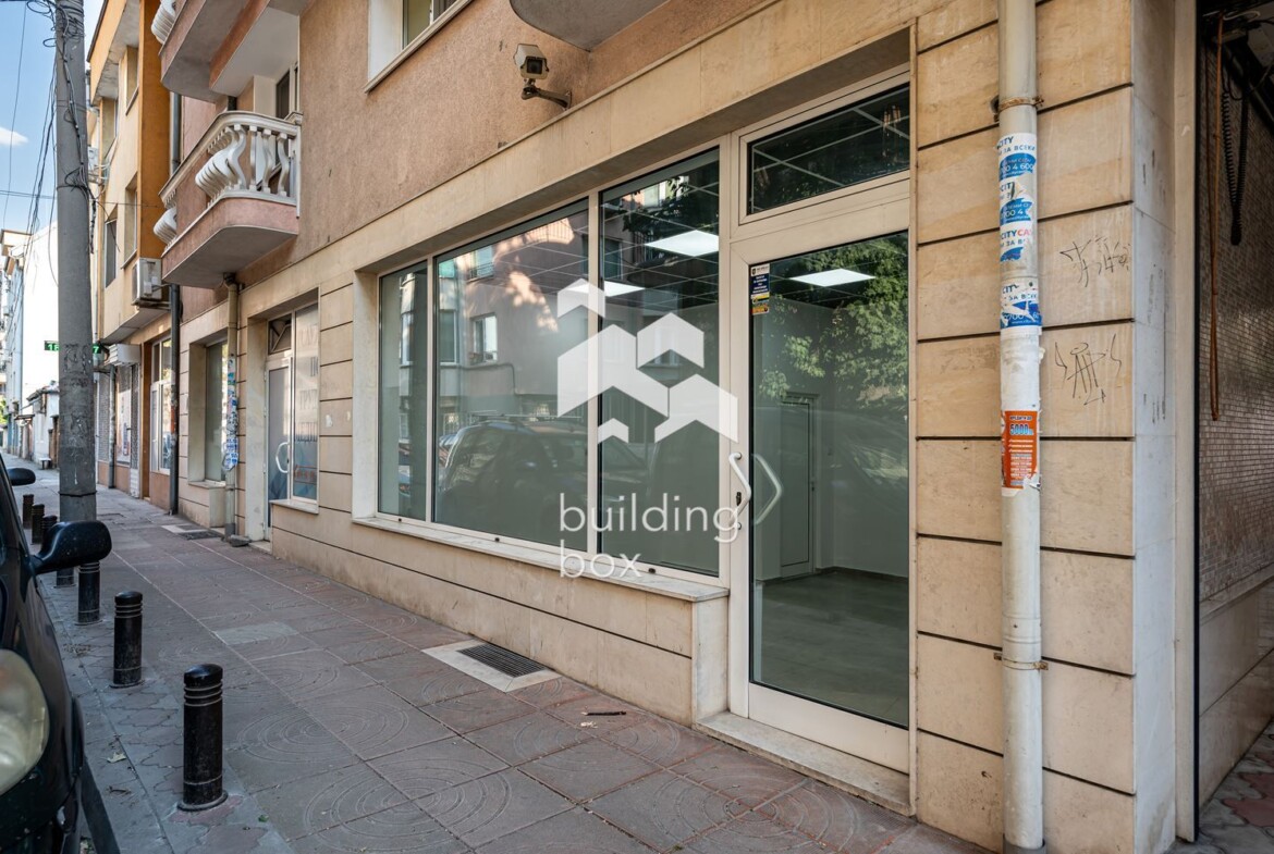 Търговско помещение на две нива - кв. Кършияка - 0