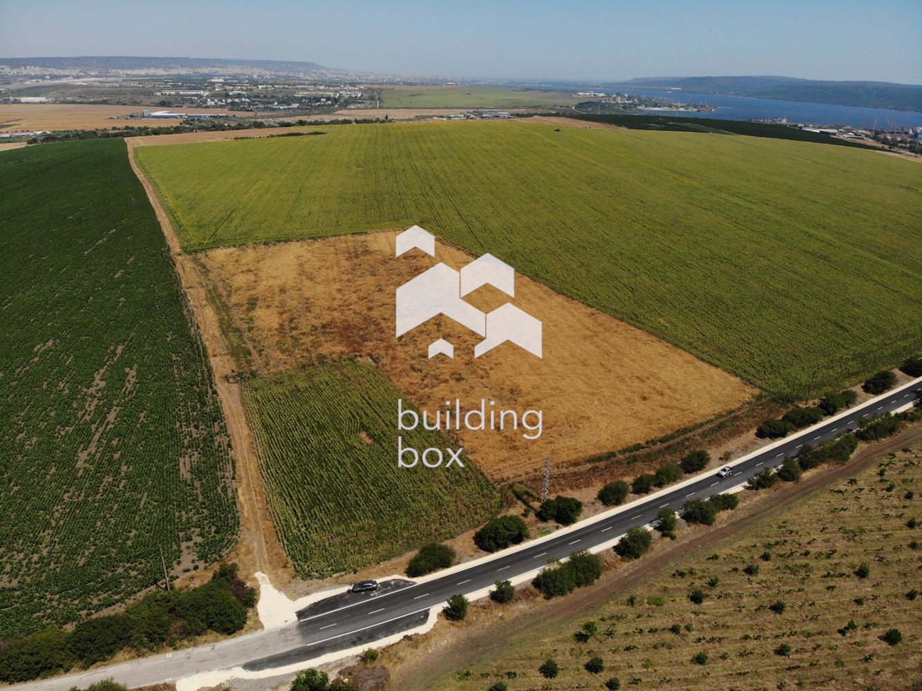 Парцели за промишлени цели в близост до село Езерово.