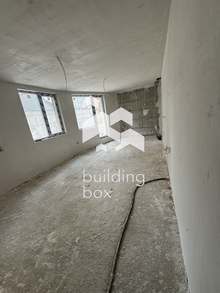 Продава тристаен апартамент в Малинова долина - 0