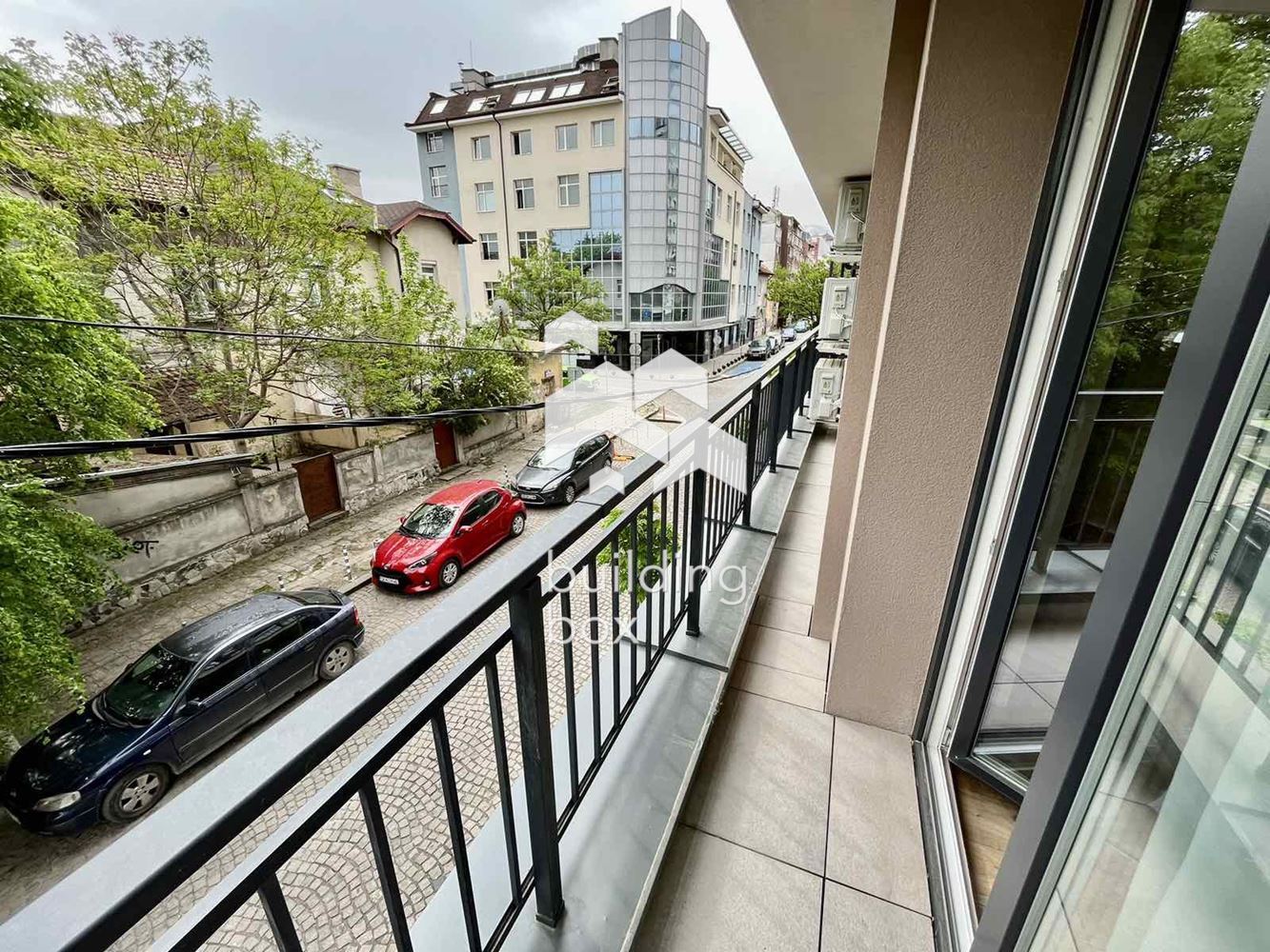 Тристаен апартамент в Център - 0