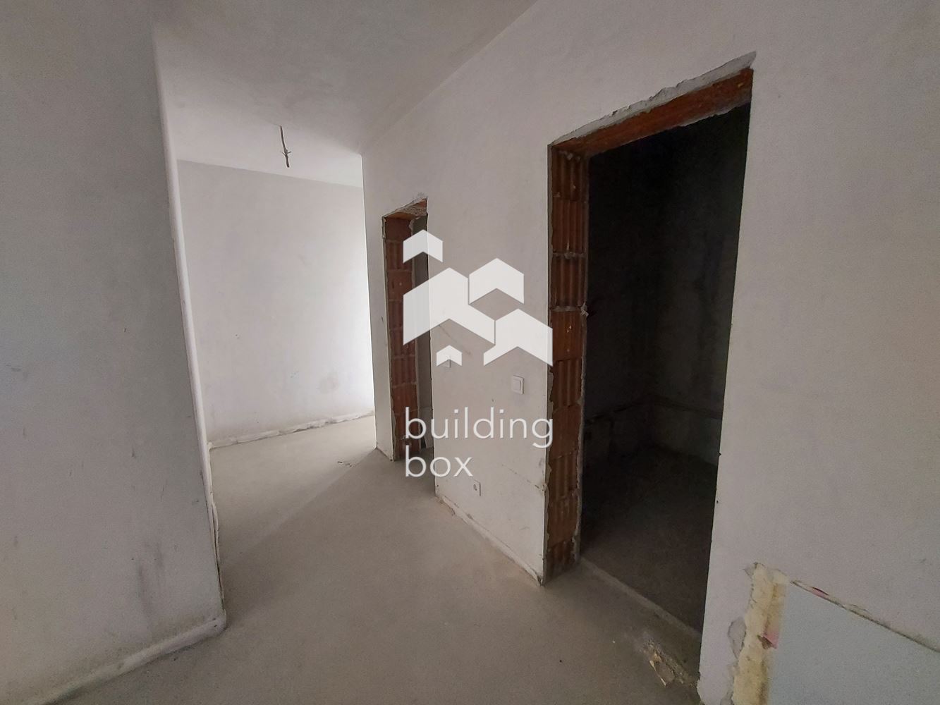 Продава тристаен апартамент - 0