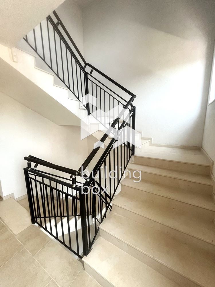 ТРИСТАЕН апартамент в новострояща се сграда - 0