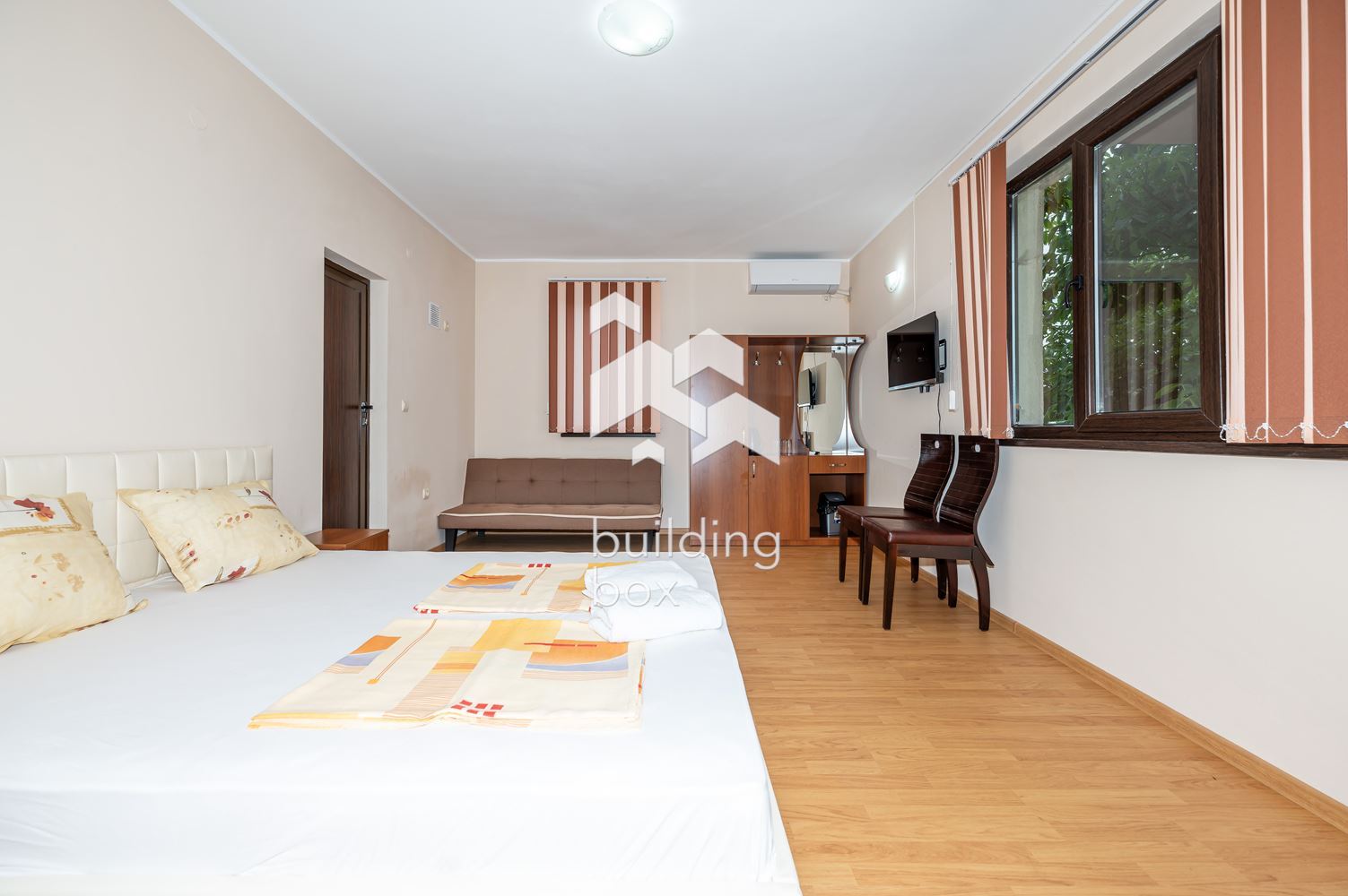 Хотел с 10 помещения за нощувки - гр. Батак - 0