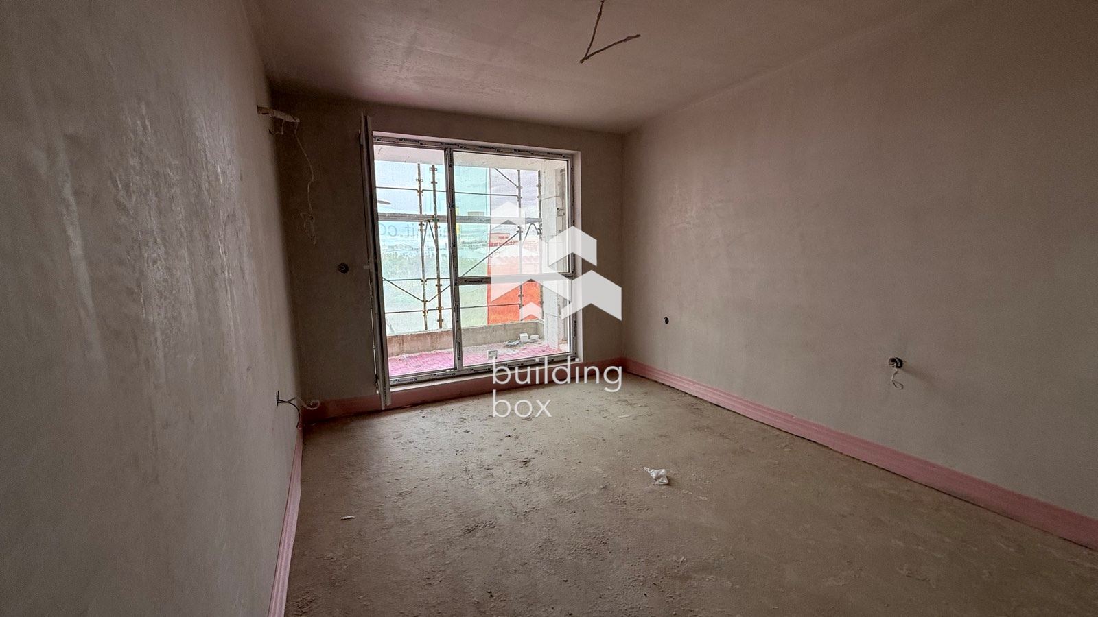 Тристаен апартамент в кв. Остромила - 0