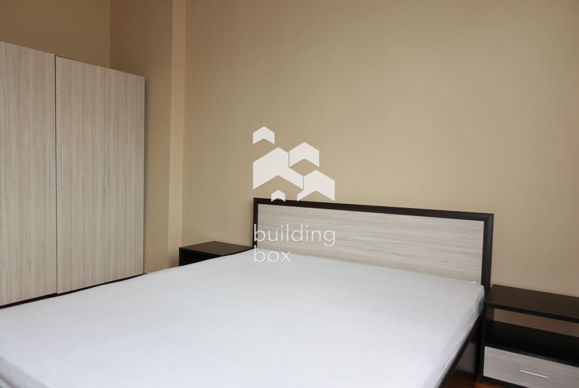 Продава се 2-стаен апартамент - Център - Обзаведен ! - 0