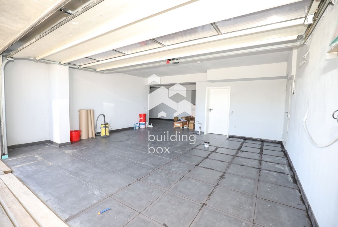 Чисто нова, висококачествена къща с неповторими гледки, собствена гора и фитнес - 0