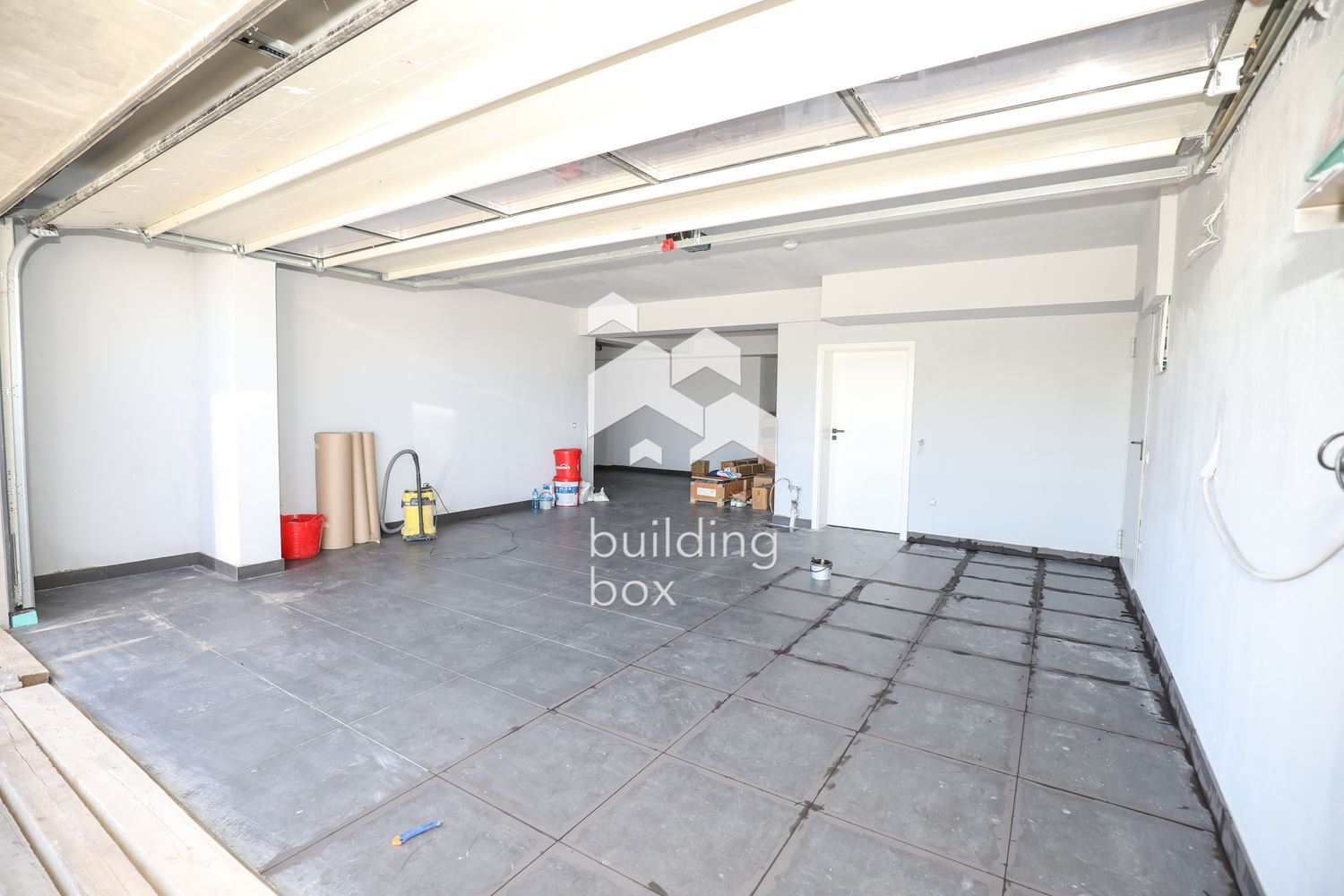 Чисто нова, висококачествена къща с неповторими гледки, собствена гора и фитнес - 0