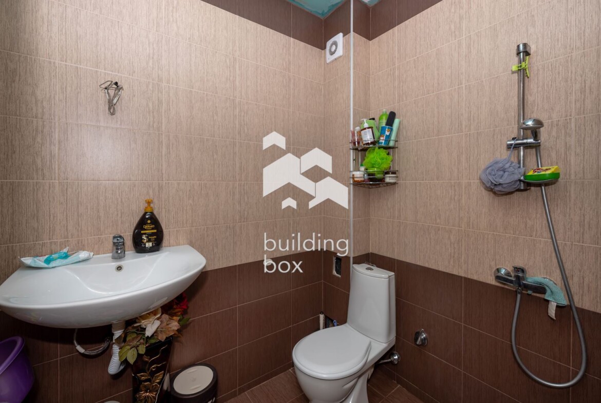 Самостоятелна къща - с. Първенец - 0