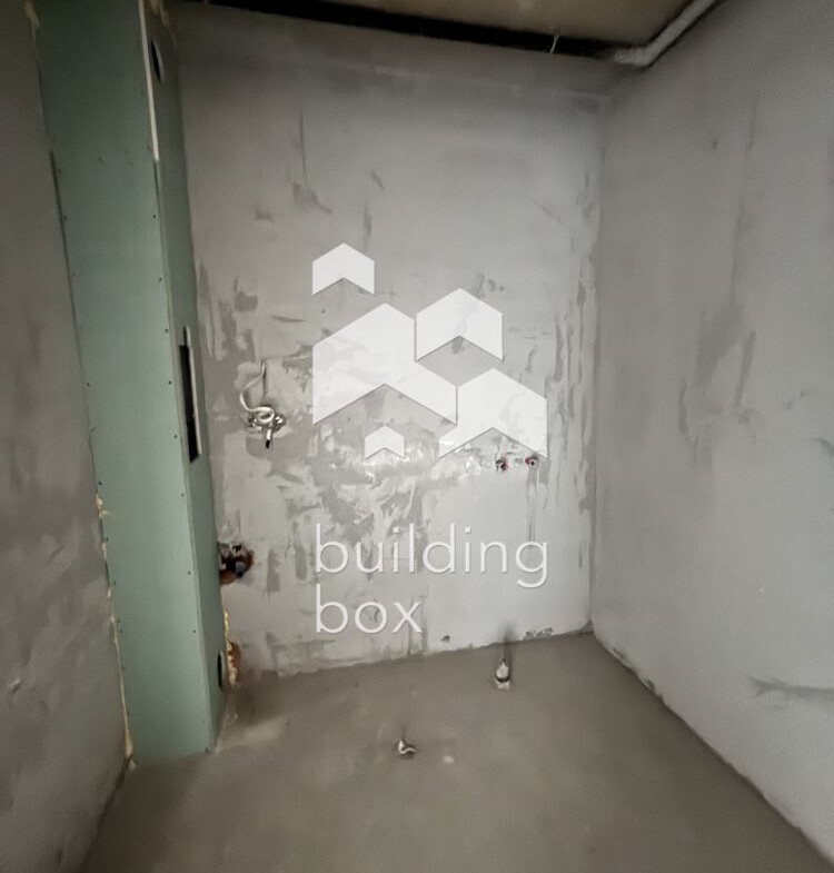 Двустаен апартамент с паркомясто - 0