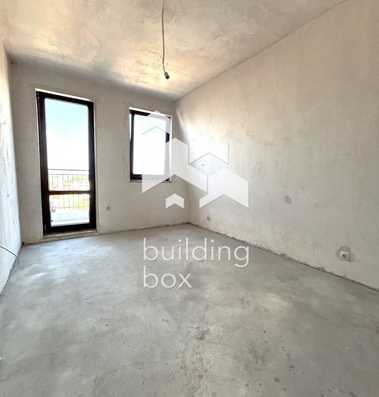 ТРИСТАЕН апартамент в новострояща се сграда - 0