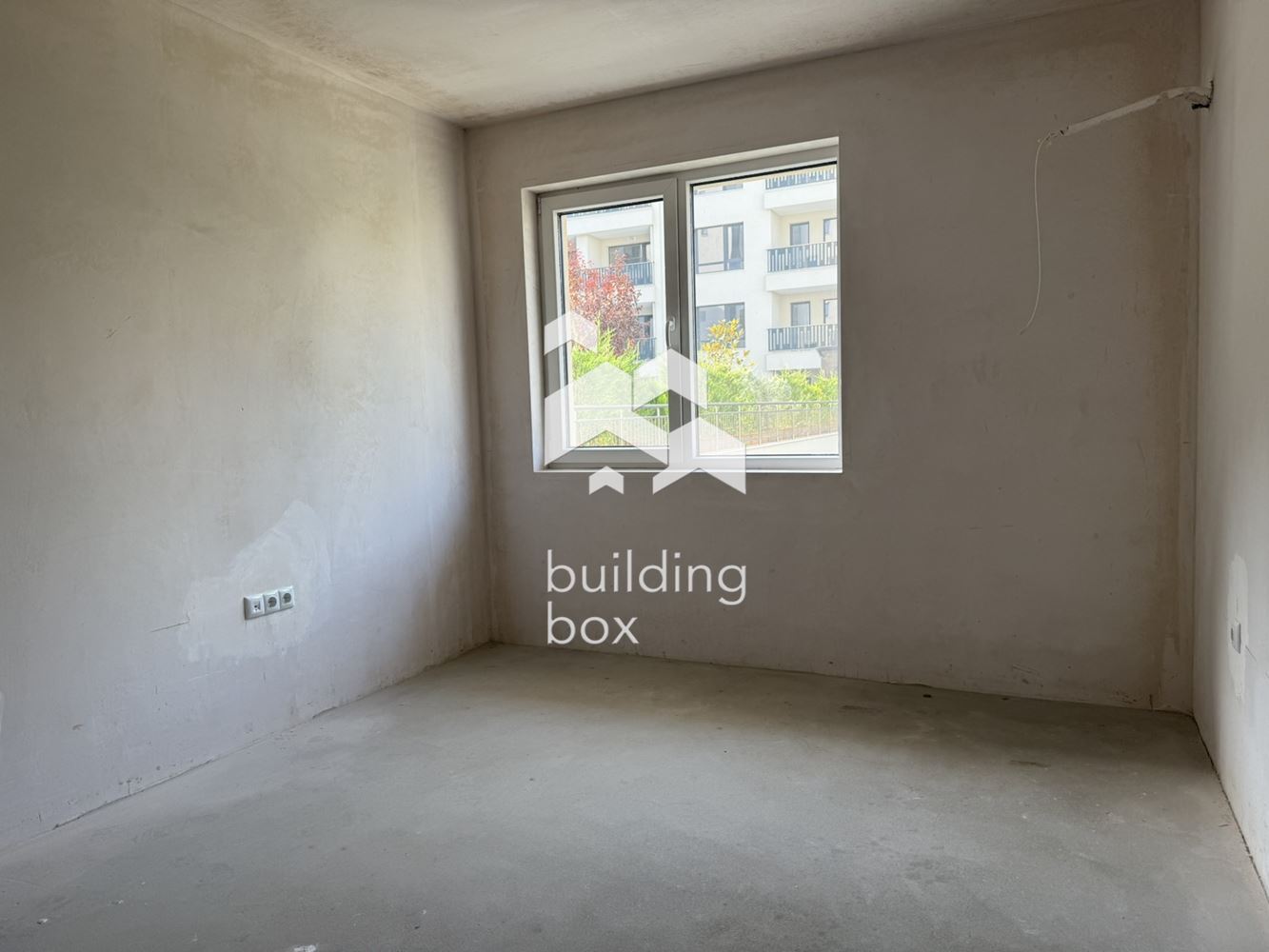 Страхотен тристаен апартамент на 5 минути от Катедралният храм - 0