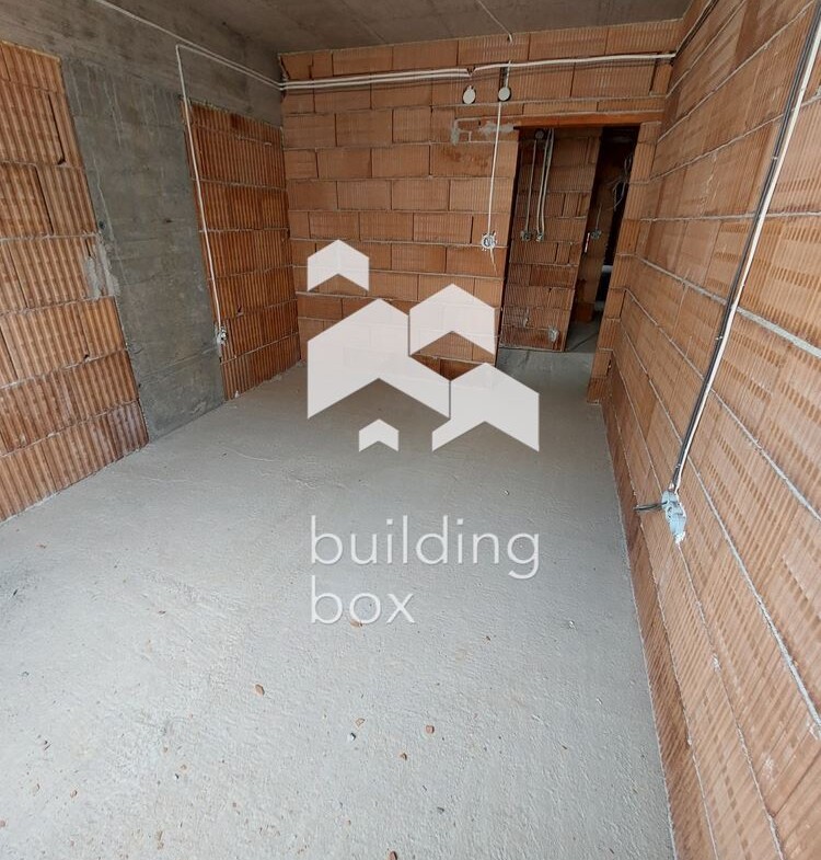 Тристаен апартамент до "Дентален университет" - гр. Пловдив - 0