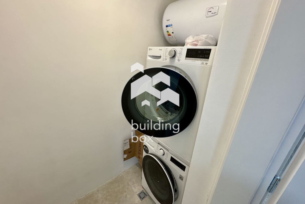 Многостаен апартамент до метро - 0