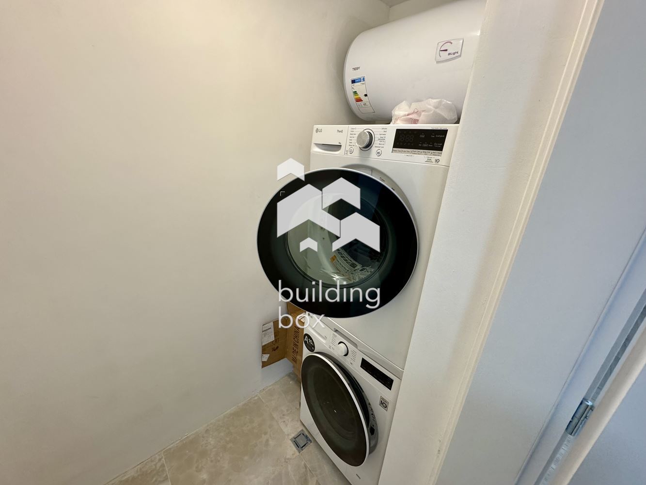 Многостаен апартамент до метро - 0