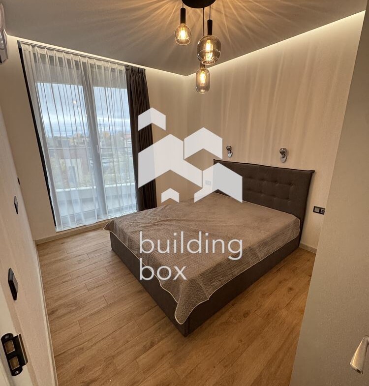 Продава тристаен в кв. Кръстова вада - 0