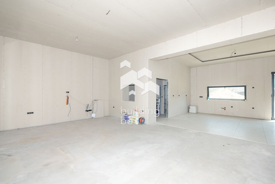 Къща на 12 км от гр. Пловдив - с. Чешнегирово - 0