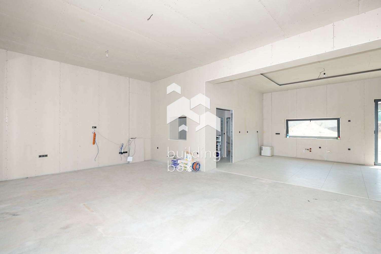 Къща на 12 км от гр. Пловдив - с. Чешнегирово - 0