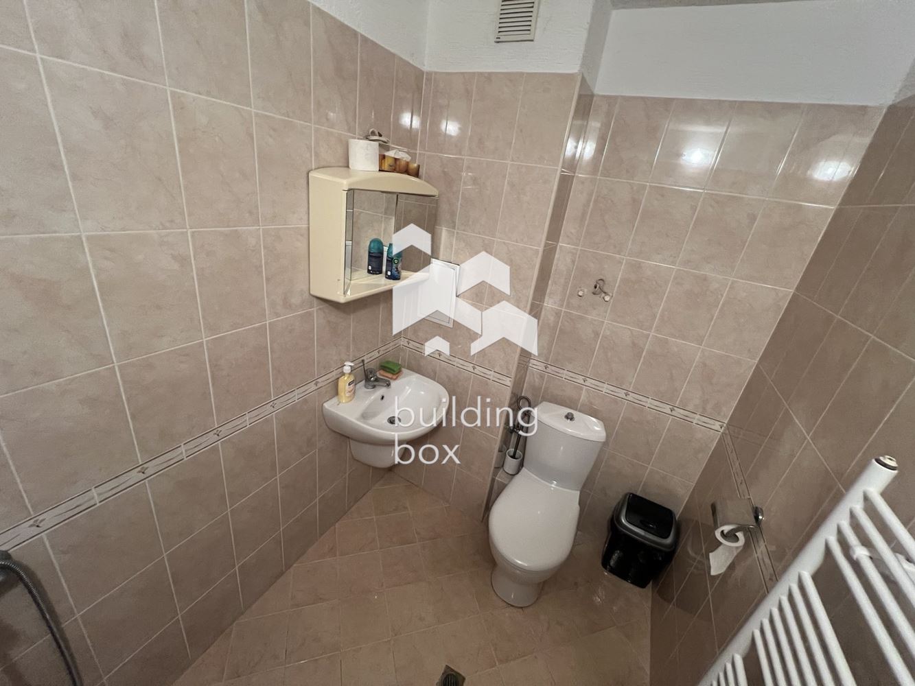 Офис под наем в Лагера - 0